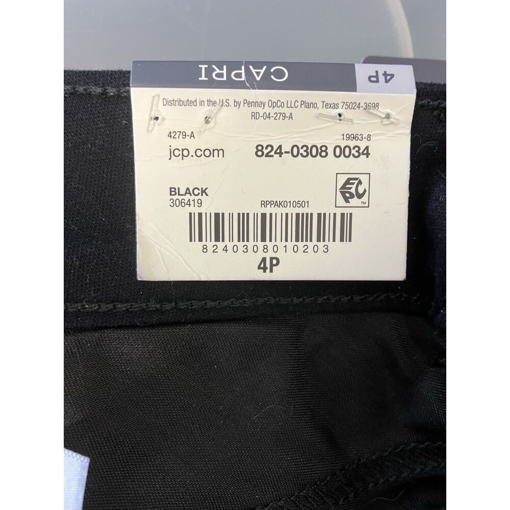 NWT St. John's Bay Petite Black Capri's Size 4P - Picture 5 of 6